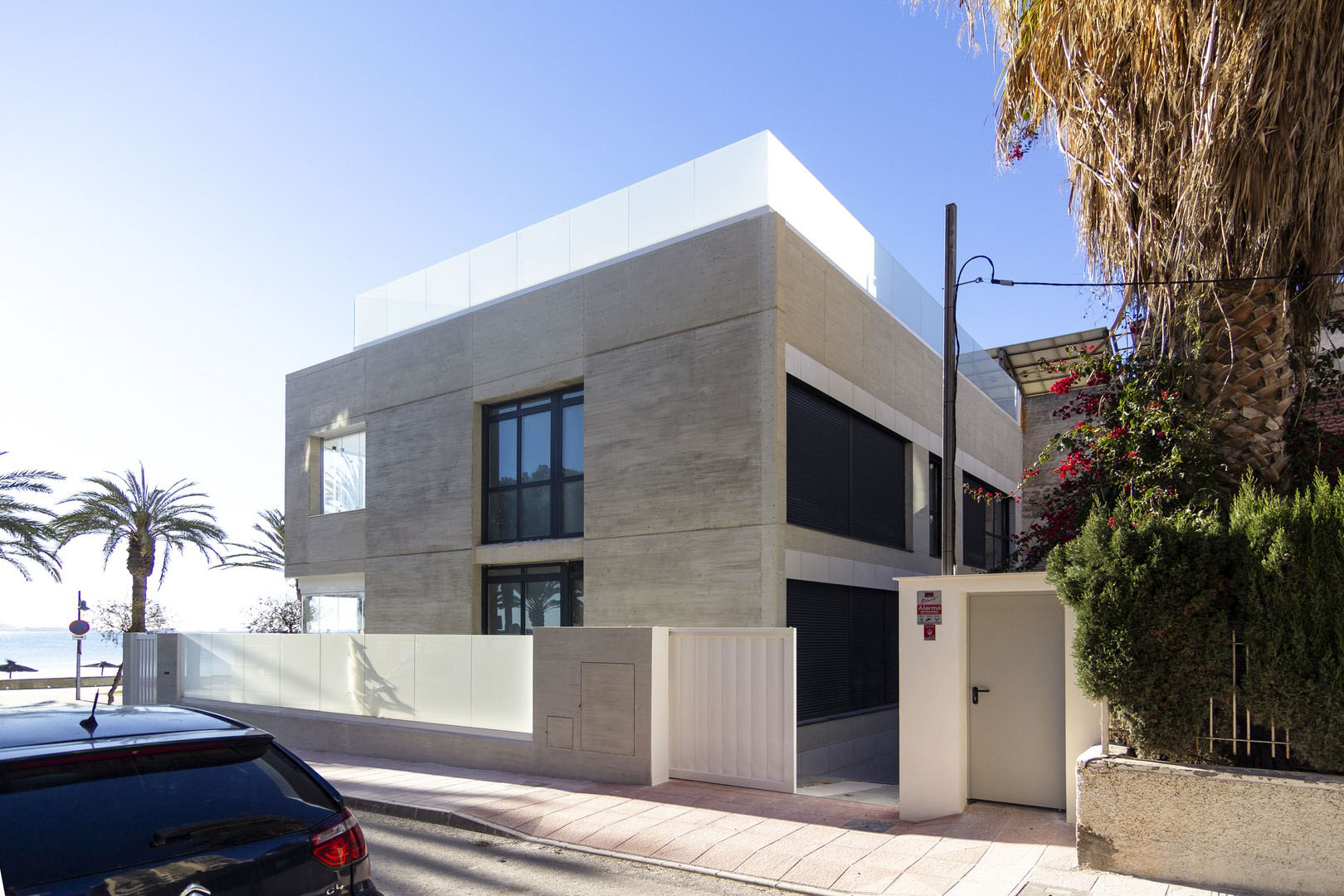 SEAFRONT HOUSE Image